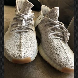 New Yeezy Boost 350 V2 “sesame” Size 9